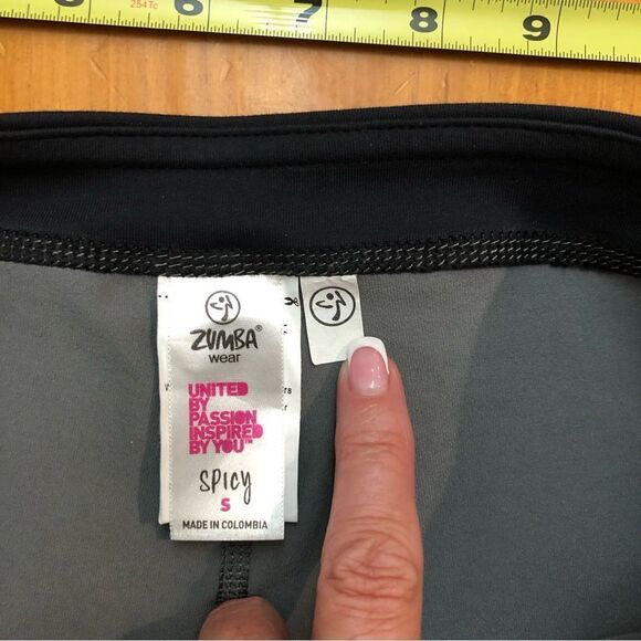 Zumba Set - Rare- Leggings and Matching Bra - Picture 11 of 15